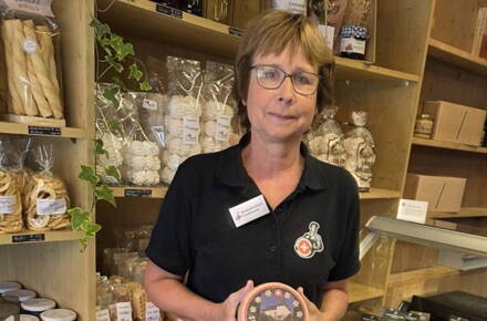 rosmarie.jpg rosmarie.jpg